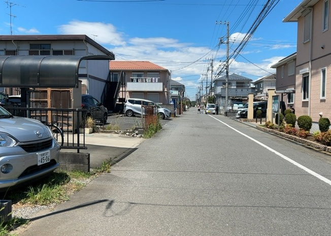 【展望】 | 桜や紅葉の名所に出かける人は多いと思いますが、家にいながら季節の移ろいを感じる生活を送りませんか？リビングや窓から見える景色が生活を彩るワンポイントに！現地から見える景色を堪能してみては如何でしょう。