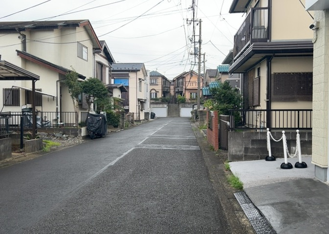 【展望】 | 桜や紅葉の名所に出かける人は多いと思いますが、家にいながら季節の移ろいを感じる生活を送りませんか？リビングや窓から見える景色が生活を彩るワンポイントに！現地から見える景色を堪能してみては如何でしょう。