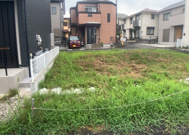 【外観】 | 土地購入を検討されている場合、境界杭がない状態で購入してしまうと境界確定測量をする必要があり、費用がかかります。購入の前に、売主、隣土地所有者立ち合いのもと境界を確定し境界杭を設置するのがベストです。