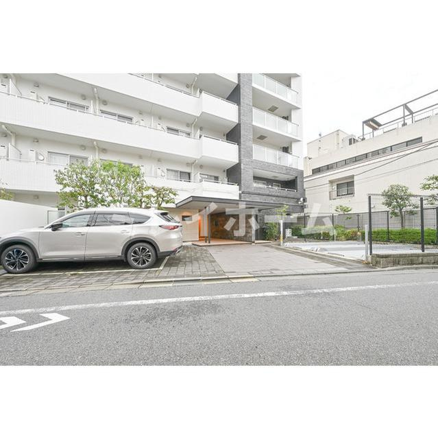 リバーレ蒲田仲六郷の駐車場