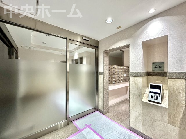 ベルメゾン向島の防犯設備|【オートロック】オートロックシステムでセキュリティ充実。当たり前ですが、安全で安心して暮らすのって大事ですよね。お探しのご条件でオートロック付きの物件を探す方も多いですがやはりセキュリティは大事です。