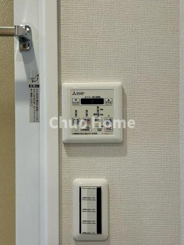 ベルメゾン向島の内装|【浴室乾燥機】暖房・冷風・換気・乾燥が可能です。毎日を快適に過ごせるうれしい機能が揃っています。雨の日の洗濯物も安心です。