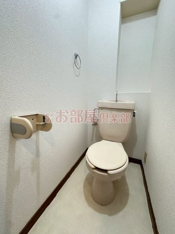 グリーンビル御井 Bのトイレ|落ち着いた色調のトイレです