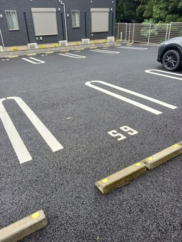 【駐車場】 | サンヴェール　蔵波　９ | 車をお持ちの方に嬉しい駐車場付きの物件です