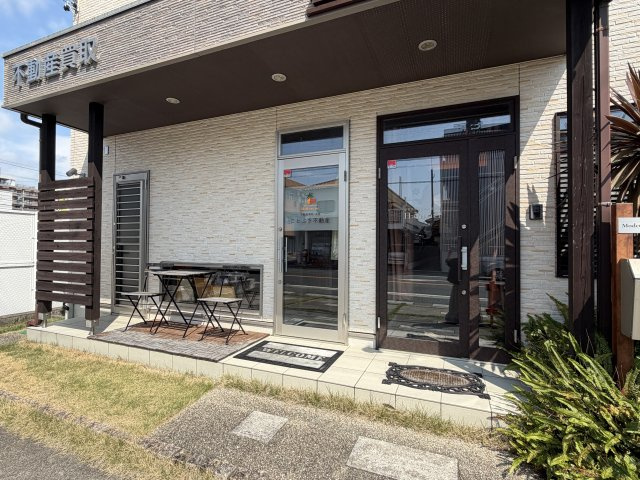 幸1丁目貸店舗のエントランス
