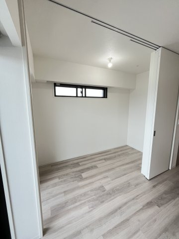 【寝室】コンフォリア江坂江の木町Q