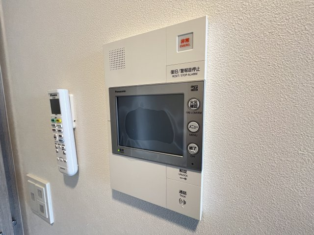 【セキュリティ】コンフォリア江坂江の木町Q
