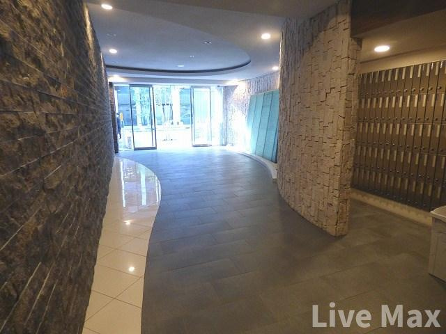 【ロビー】SERENiTE本町エコート