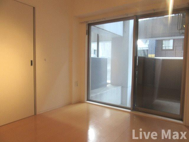 【居間・リビング】SERENiTE本町エコート