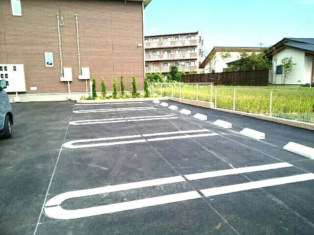 クレールの駐車場