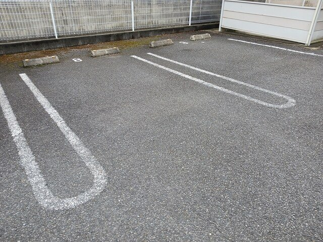 グリシーナの駐車場|駐車場完備です