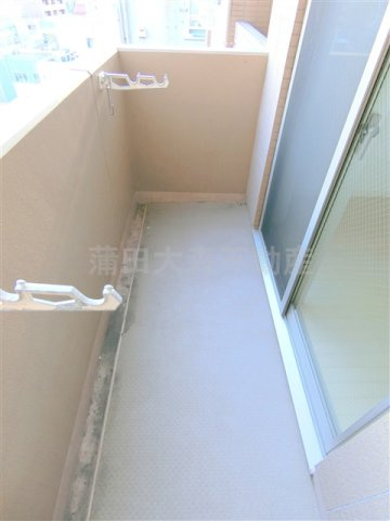 クロスレジデンス蒲田のバルコニー|物干し金具付きのバルコニー
