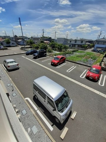 キャラ東海の駐車場
