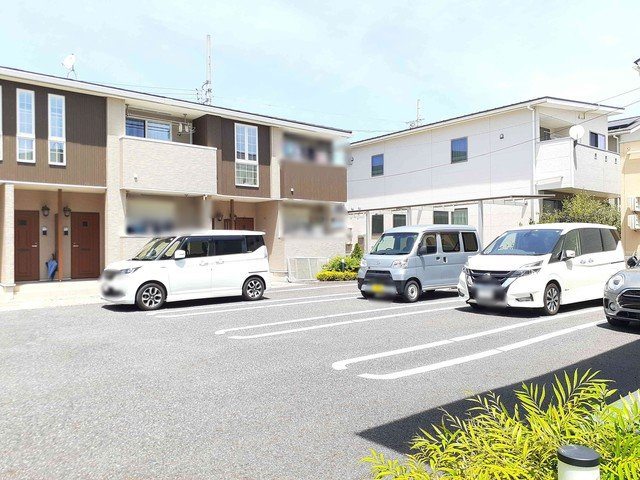スカイワンⅡの駐車場