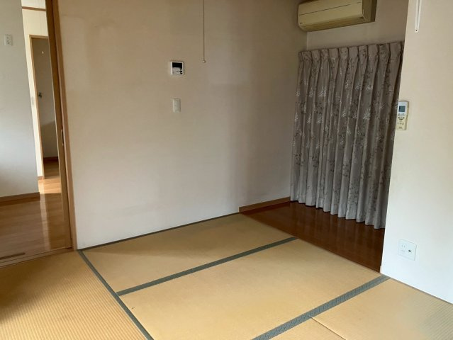 宮前町1丁目戸建ての和室|落ち着いた雰囲気の和室付きです