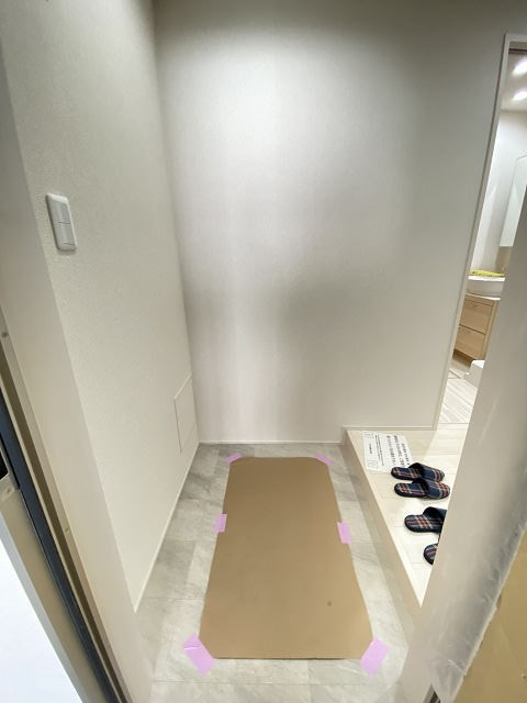 フジパレス尼崎ガーデンⅤ番館の玄関