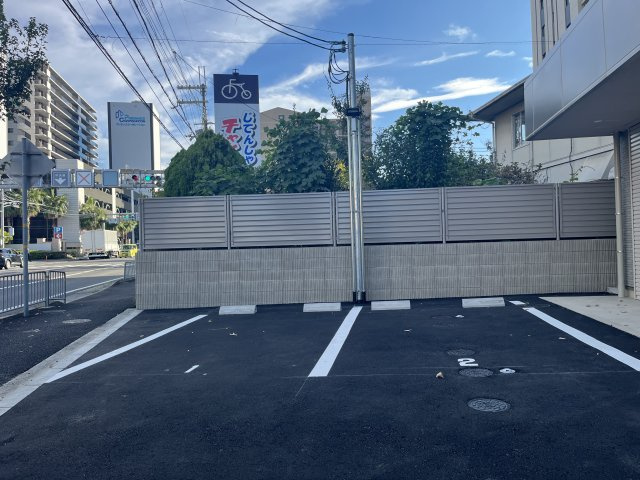 RL SQUAREの駐車場