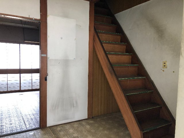 川辺店舗の内装