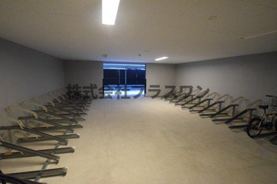  | プレサンス心斎橋ニスト