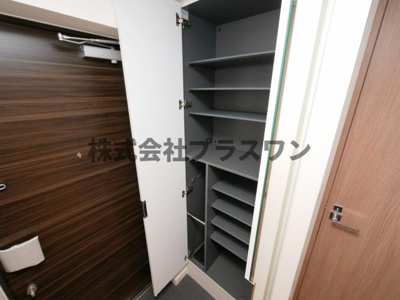  | プレサンス心斎橋ニスト