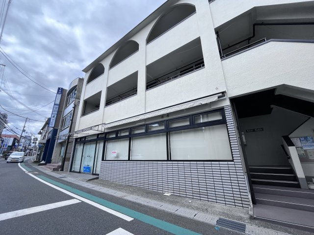 平安ハイツの外観