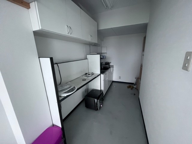 吉地店舗併用倉庫の内装