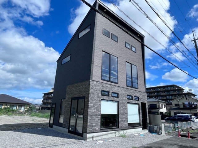 草津市若竹町の店舗事務所