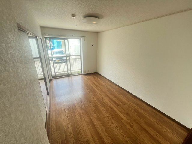 千葉市花見川区畑町のアパートの居間・リビング