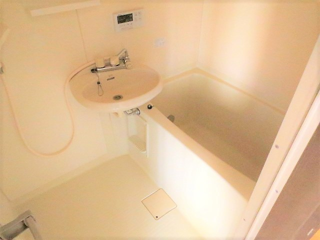 千葉市花見川区畑町のアパートの浴室