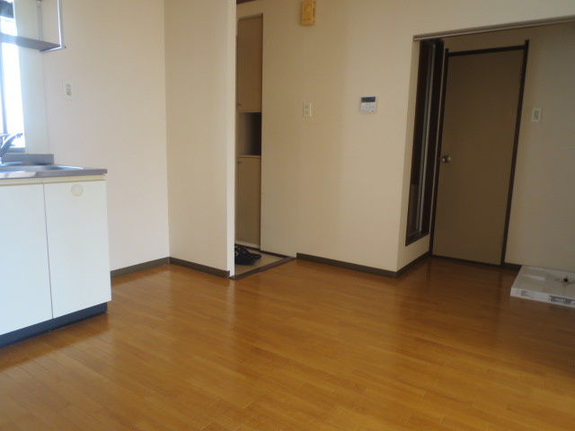 千葉市花見川区畑町のアパートの玄関