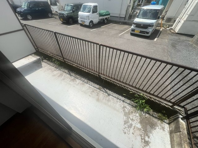 千葉市花見川区畑町のアパートのバルコニー