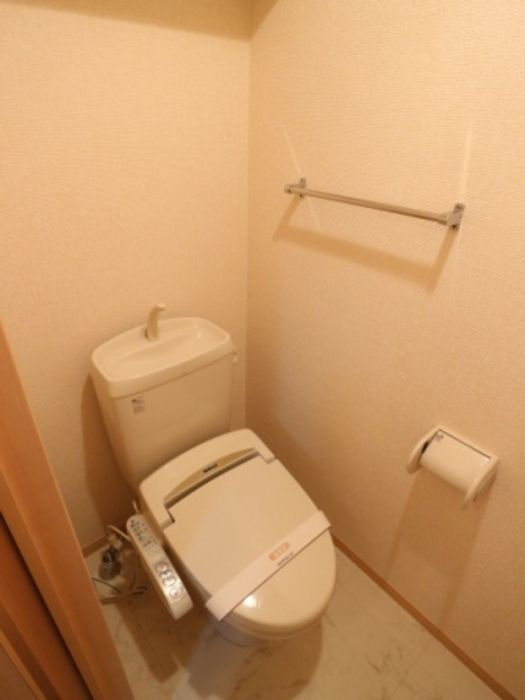コンフォール.Ｋのトイレ|落ち着いた色調のトイレです