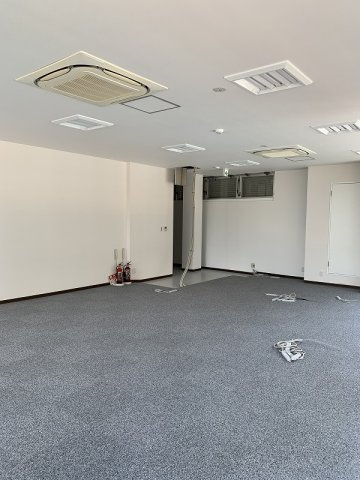 TOKIMEKIビルの駐車場