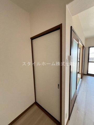 オアシス鷹丘の玄関