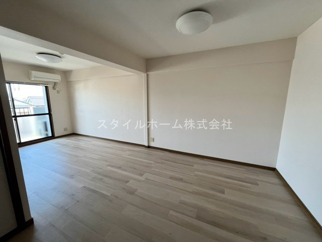 オアシス鷹丘の居間・リビング