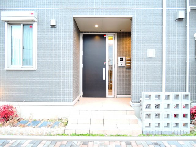 ヴァンクレール古曽部のエントランス