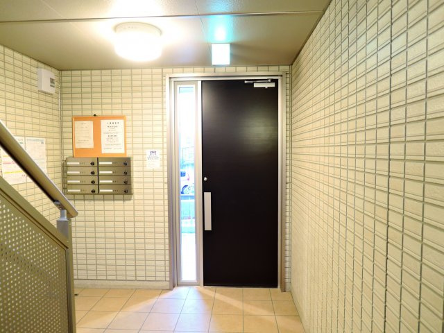ヴァンクレール古曽部のエントランス