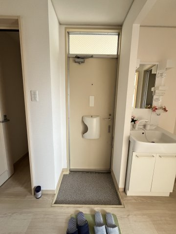 ハイツ松本の玄関