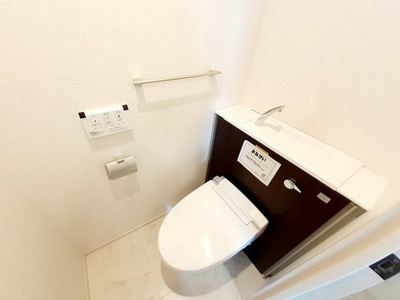 【トイレ】 | ワイツー・アパートメント | コンパクトで使いやすいトイレです