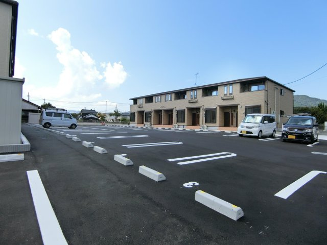ミモザハウス　１号館の駐車場
