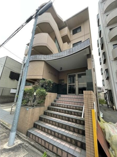 エトワール白金のエントランス