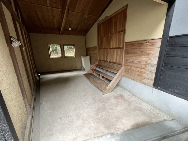日野野色町貸事務所のバルコニー