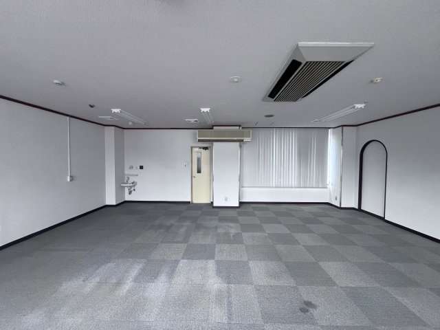 まるなかビルの内装