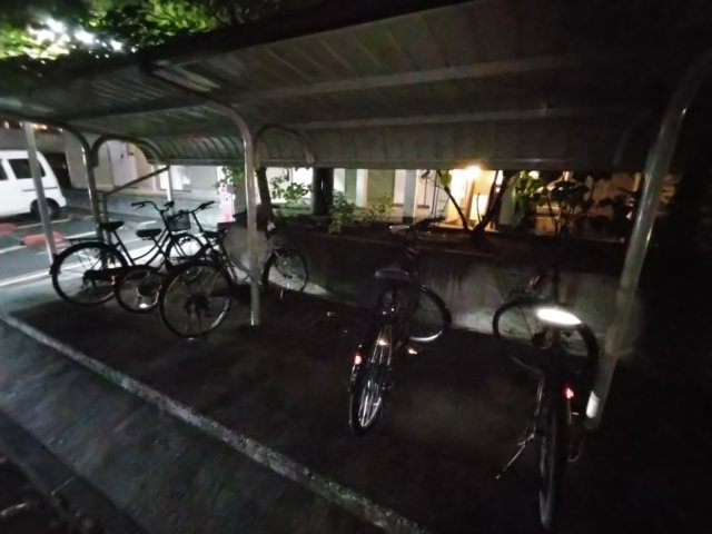 レオパレスヴィーブルのその他|駐輪場　原付＆自転車のみ駐輪可能