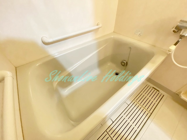 藤沢市円行２丁目の賃貸マンションの浴室