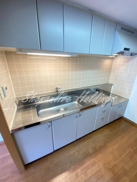 藤沢市円行２丁目の賃貸マンションのキッチン