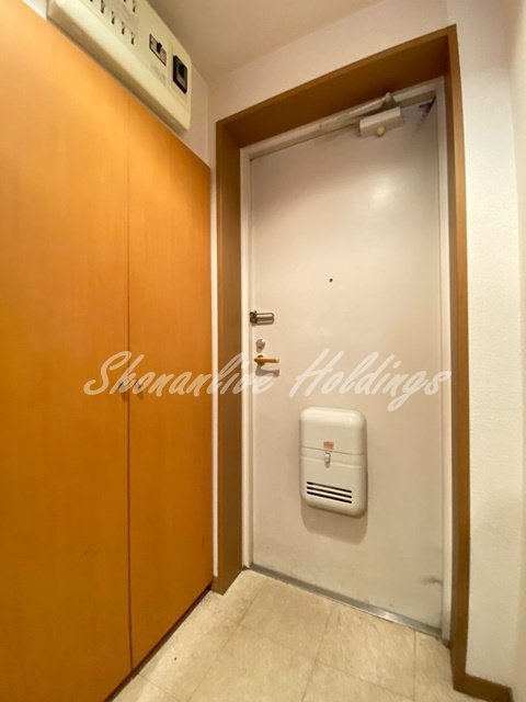 藤沢市円行２丁目の賃貸マンションの玄関