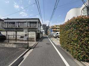【前面道路含む現地写真】 | ご自宅から現地まで、当社スタッフがお車にて、「お迎え・お送り」をしております。ぜひお気軽にお問い合わせくださいませ♪