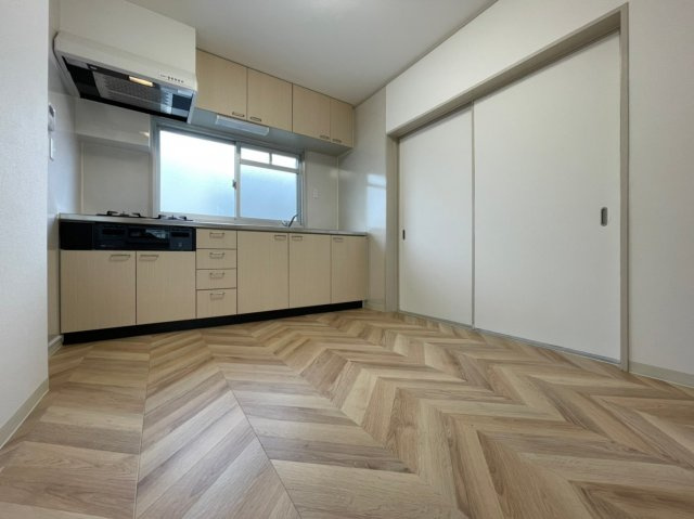 神陵台西住宅61号棟の居間・リビング