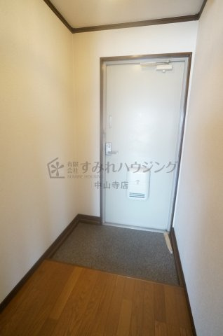 ハイツ中山の玄関